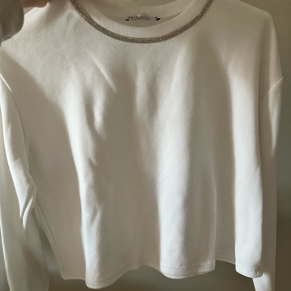 Zara long sleeve crop top! With cute silver lining on the top - Picture 3 of 4